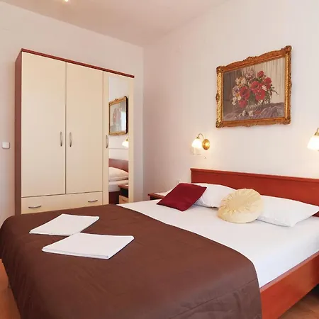 Beautiful In Pag With Kitchen Apartamento