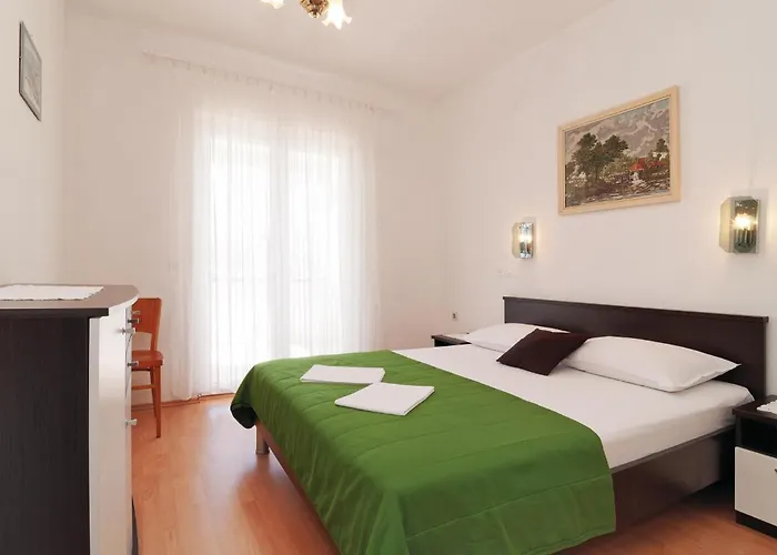 Beautiful In Pag With Kitchen Apartment *