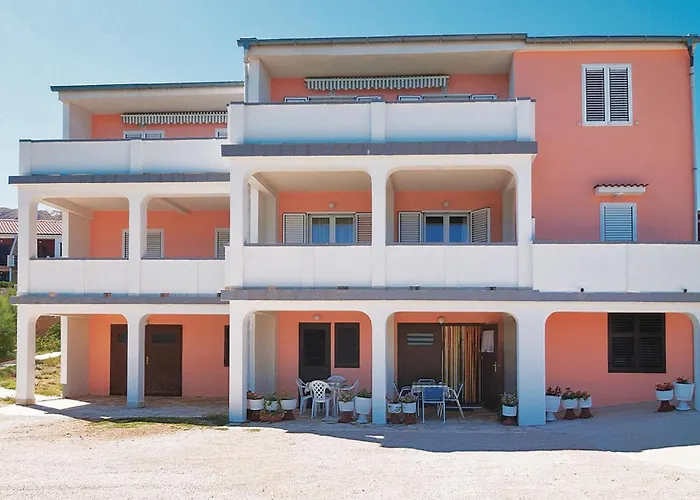 Beautiful In Pag With Kitchen Appartement