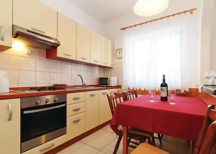 Beautiful In Pag With Kitchen *