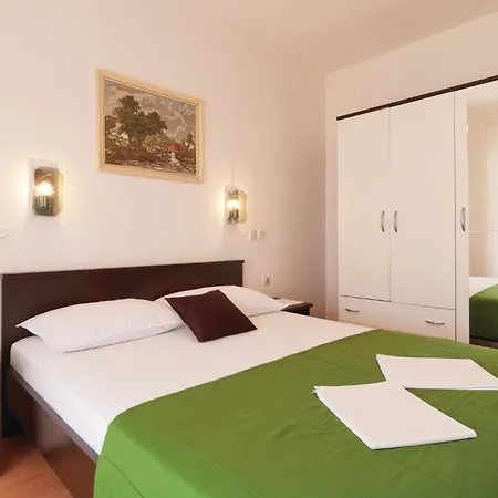 Beautiful Apartment In Pag With Kitchen Pag Town