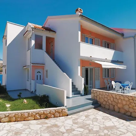 Appartement Beautiful In Pag With Kitchen
