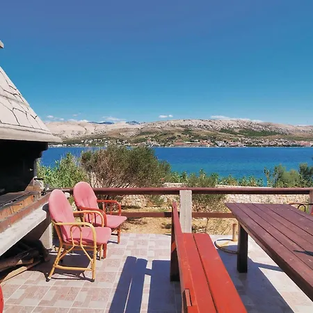 Apartment Beautiful Apartment In Pag With Kitchen *