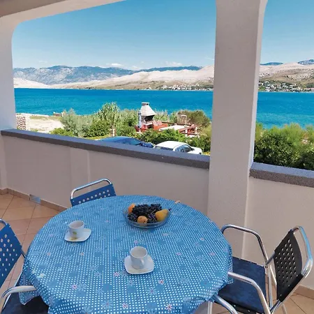 Gorgeous Apartment In Pag With House Sea View Appartement