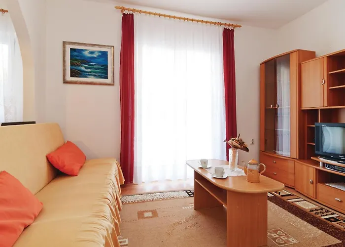 Beautiful In Pag With Kitchen * Pag Town